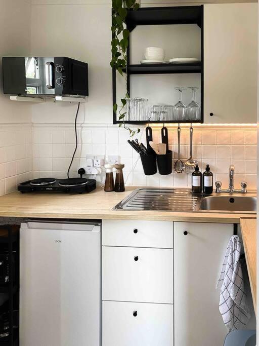 Cozy Studio Near Train Station Cambridge  Ngoại thất bức ảnh