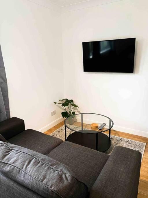 Cozy Studio Near Train Station Cambridge  Ngoại thất bức ảnh