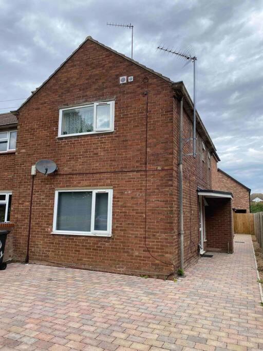 Cozy Studio Near Train Station Cambridge  Ngoại thất bức ảnh