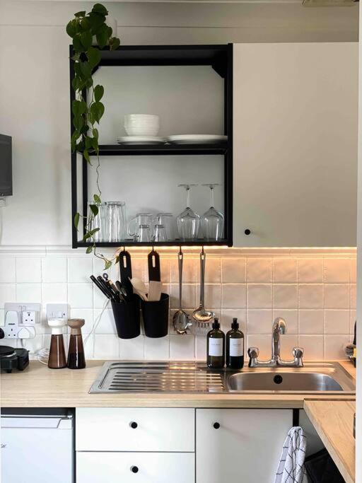 Cozy Studio Near Train Station Cambridge  Ngoại thất bức ảnh